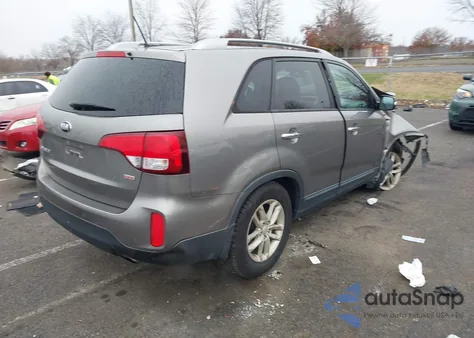 2015 Kia Sorento Lx z USA, uszkodzony, nr VIN 5XYKT4A64FG644422